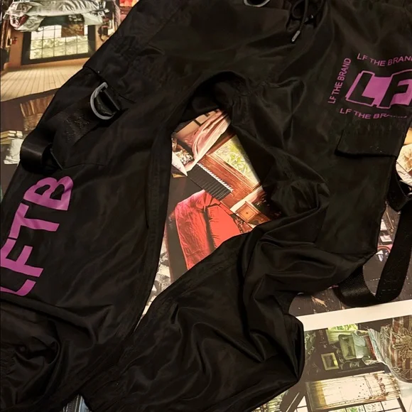 𫦠π
π«¦β’ π₯ LF the Brand x Slayyyyyy Vibes π₯β’ π
𫦠π
- Picture 5 of 13